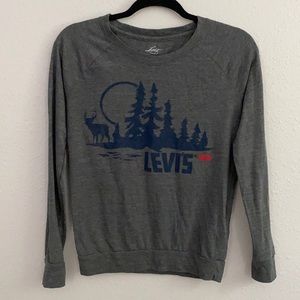 Levi’s long sleeve tee